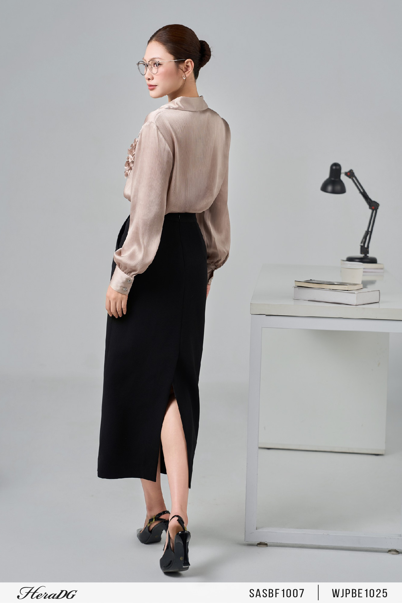 Ảnh của Áo sơ mi cổ đức, túi đính hoa